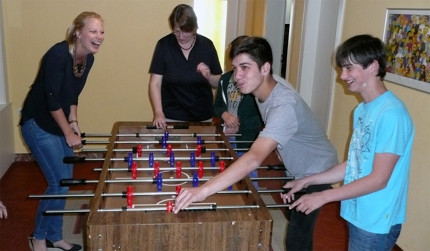 Spaß beim Kickern im Haus Meinulf